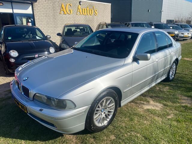 Grijs Gebruikt 2001 BMW 535 Executive Sedan | € 5.250 (Eerlijke prijs) - Afbeelding 1/4