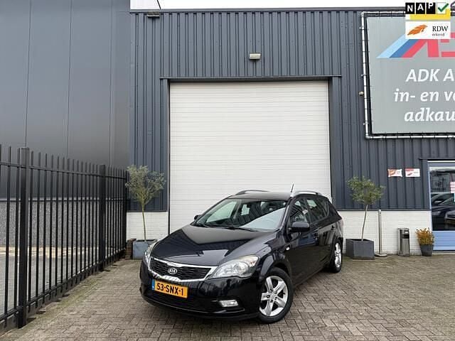 Zwart Occasion 2012 Kia Ceed Plus Hatchback | € 3.990 (Goede deal) - Afbeelding 1/4