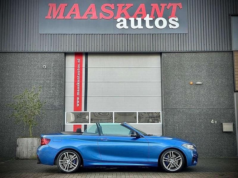 Blauw Occasion 2019 BMW M240 M Sport Cabriolet | € 39.950 (Eerlijke prijs) - Afbeelding 1/4