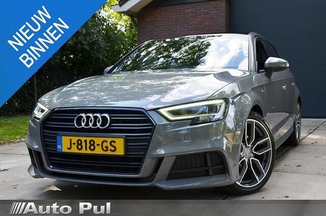 Grijs Gebruikt 2020 Audi A3 Sportback S-Line Hatchback | € 24.500 (Eerlijke prijs) - Afbeelding 1/4