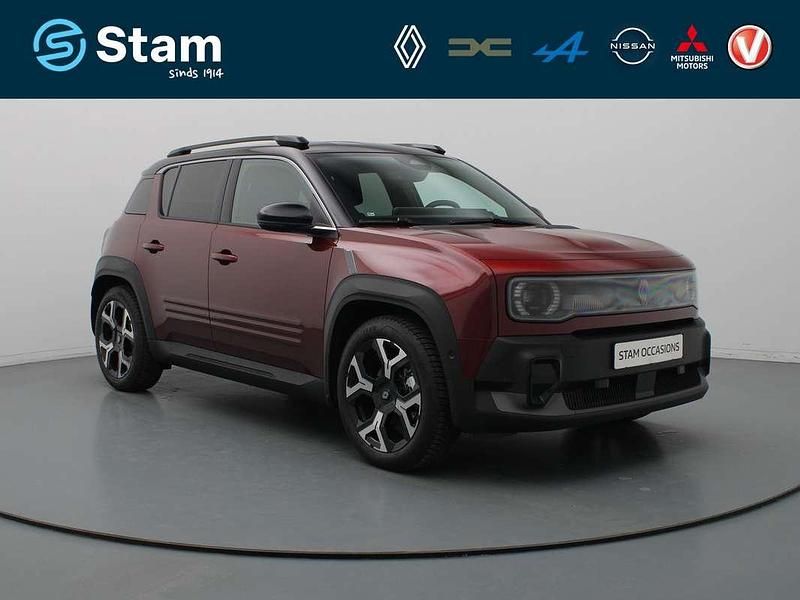 Rood, metallic lak Gebruikt 2025 Renault 4 E-Tech Komfort SUV | € 37.990 - Afbeelding 1/4