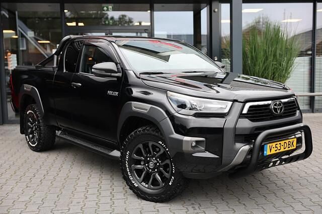Zwart Gebruikt 2024 Toyota HiLux Pickup | € 45.995 (Eerlijke prijs) - Afbeelding 1/4