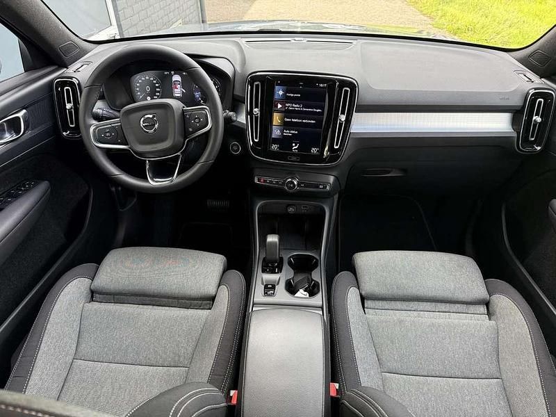 Occasion Volvo XC40 Core 129 PK (94 kW) 2025 Grijs SUV