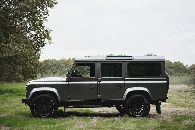 Occasion Land Rover Defender 211 PK (155 kW) 2007 Grijs (metallic) Stationwagen