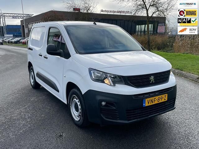 Wit Occasion 2021 Peugeot Partner Premium MPV | € 12.950 (Eerlijke prijs) - Afbeelding 1/4