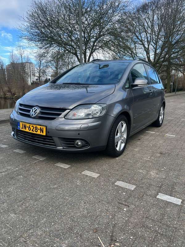 Grijs Gebruikt 2008 VW Golf Plus MPV | € 3.400 (Eerlijke prijs) - Afbeelding 1/4
