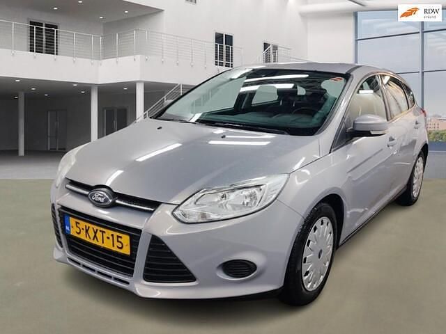 Grijs Occasion 2013 Ford Focus Hatchback | € 3.450 (Eerlijke prijs) - Afbeelding 1/4