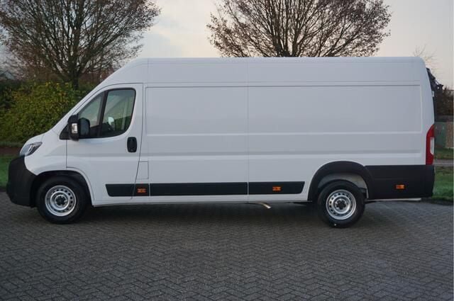 Wit Nieuw 2024 Peugeot Boxer Van | € 29.850 - Afbeelding 1/4