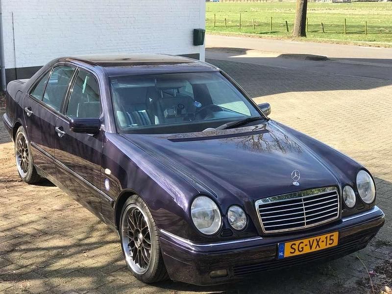 Gebruikt 1997 Mercedes E200 Elegance Sedan | € 5.250 - Afbeelding 1/4