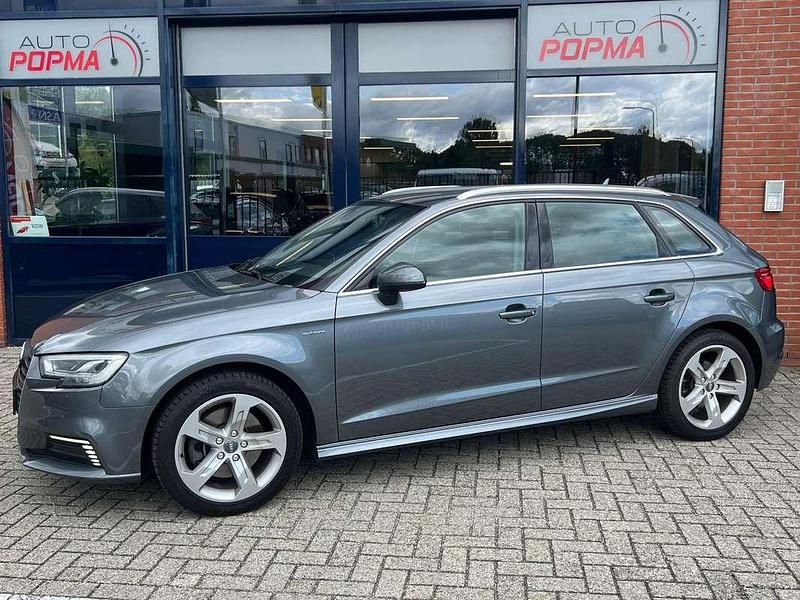 Grijs Gebruikt 2016 Audi A3 Sportback e-tron Premium Hatchback | € 13.450 (Super prijs) - Afbeelding 1/4