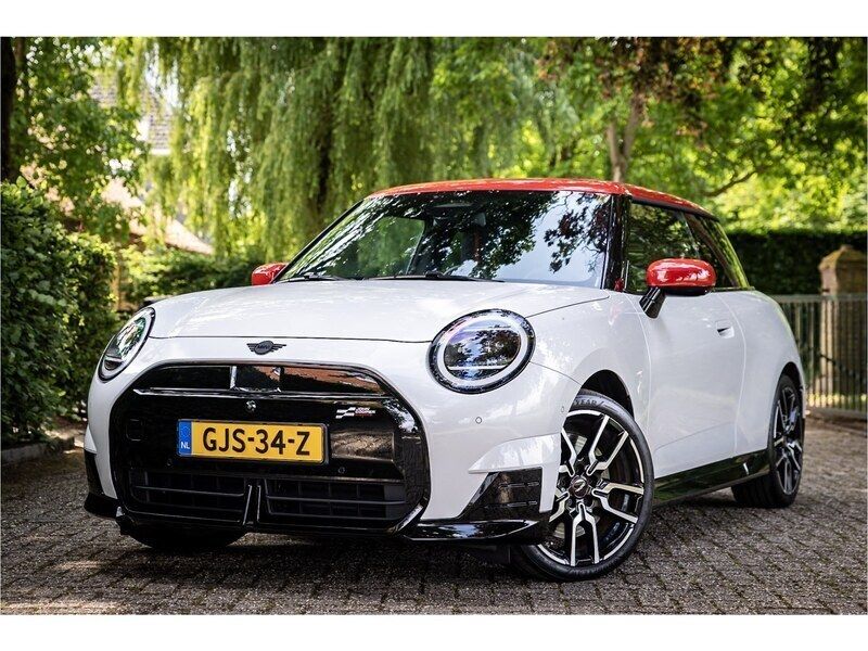 Wit Gebruikt 2024 Mini John Cooper Works Hatchback | € 34.750 - Afbeelding 1/4
