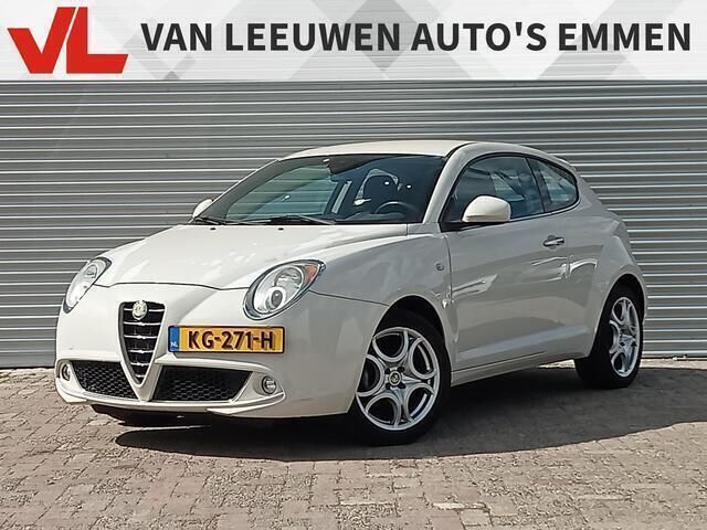 Wit, metallic lak Gebruikt 2011 Alfa Romeo MiTo Distinctive Hatchback | € 3.248 - Afbeelding 1/4