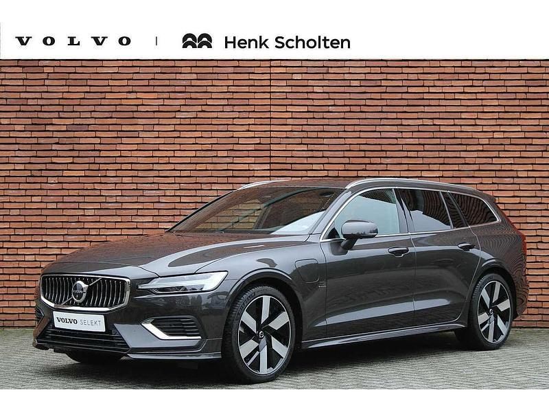 Grijs Gebruikt 2025 Volvo V60 Plus Stationwagen | € 52.950 (Duur) - Afbeelding 1/4