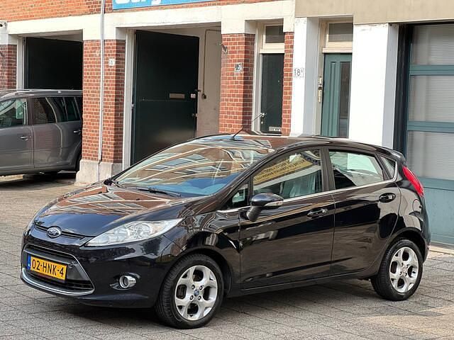 Zwart Gebruikt 2009 Ford Fiesta Titanium Hatchback | € 3.650 (Goede deal) - Afbeelding 1/4