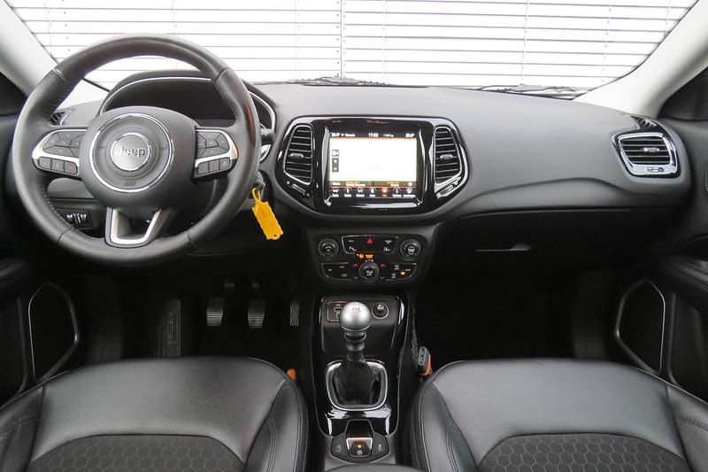 Occasion Jeep Compass Night Eagle 140 PK (102 kW) 2019 Wit SUV