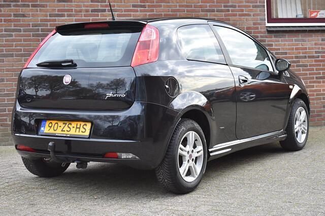 Occasion Fiat Grande Punto 78 PK (57 kW) 2008 Zwart Hatchback