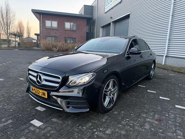 Occasion Mercedes E220 AMG line 195 PK (143 kW) 2019 Zwart (metallic) Sedan