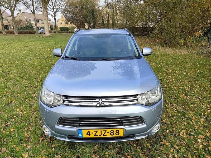 Blauw Gebruikt 2015 Mitsubishi Outlander Instyle SUV | € 9.250 (Goede deal) - Afbeelding 1/4