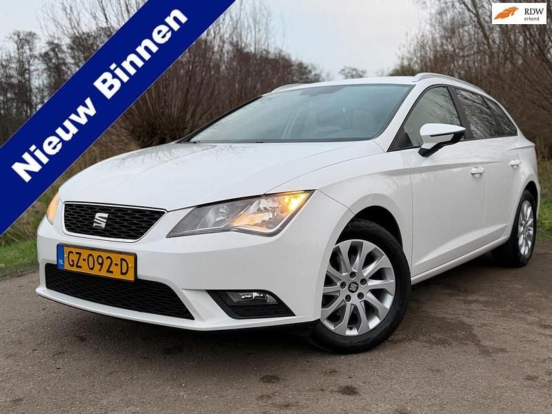 Wit Gebruikt 2015 Seat Leon Style Stationwagen | € 8.950 (Eerlijke prijs) - Afbeelding 1/4