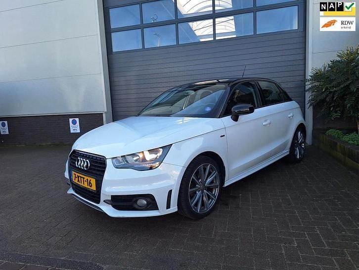 Wit Occasion 2015 Audi A1 Sportback Admired Hatchback | € 9.450 (Goede deal) - Afbeelding 1/4