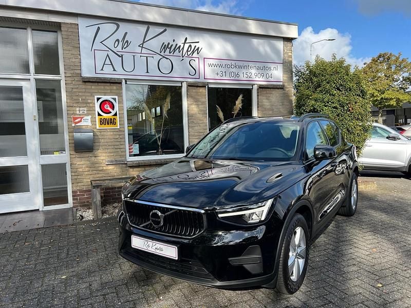 Zwart Gebruikt 2022 Volvo XC40 SUV | € 26.950 (Super prijs) - Afbeelding 1/4