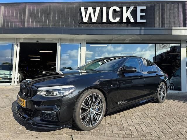 Zwart Gebruikt 2017 BMW 540 Executive Sedan | € 34.400 (Duur) - Afbeelding 1/4