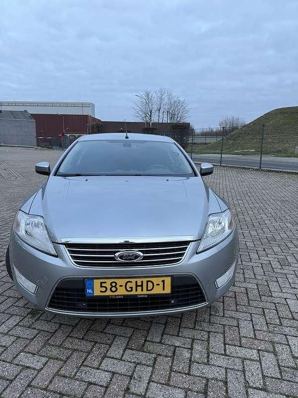 Occasion Ford Mondeo Ghia 145 PK (106 kW) 2008 Grijs Hatchback