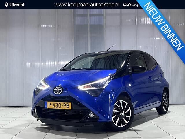 Blauw Gebruikt 2022 Toyota Aygo X-cite Hatchback | € 17.400 (Eerlijke prijs) - Afbeelding 1/4