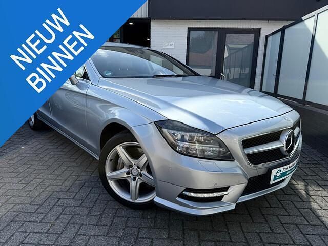 Grijs Gebruikt 2013 Mercedes CLS350 AMG Sedan | € 22.950 (Eerlijke prijs) - Afbeelding 1/4