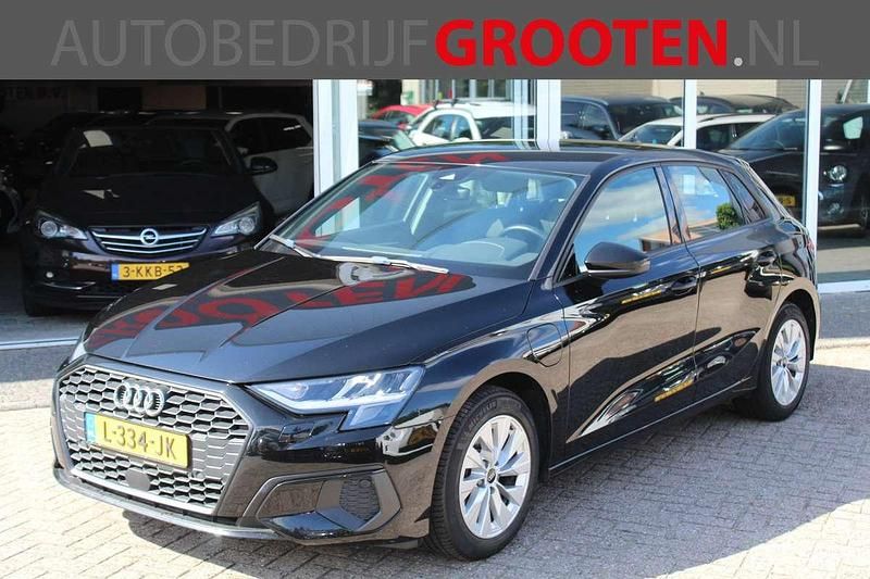 Zwart Gebruikt 2021 Audi A3 Sportback e-tron Sedan | € 23.888 (Super prijs) - Afbeelding 1/4