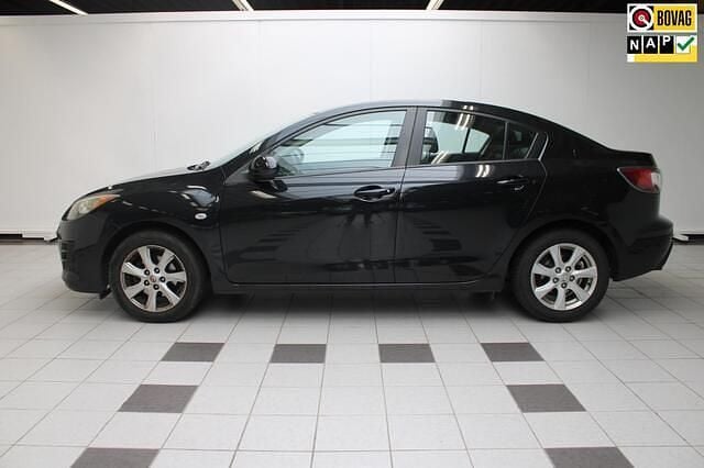 Zwart Gebruikt 2011 Mazda 3 Sedan | € 6.950 (Eerlijke prijs) - Afbeelding 1/4