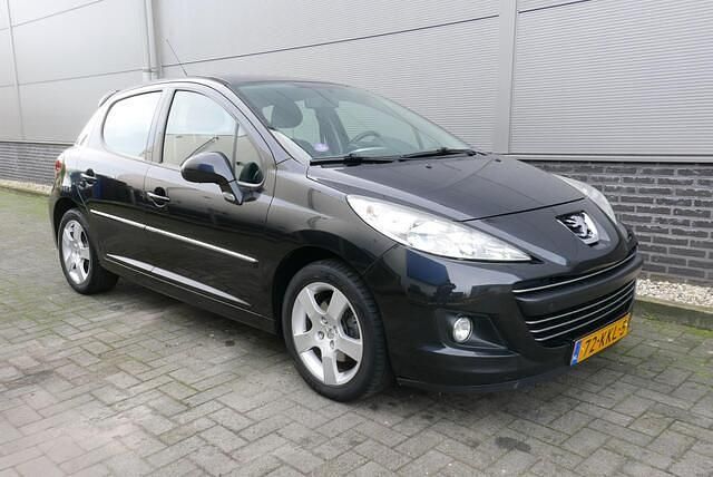 Zwart Gebruikt 2010 Peugeot 207 Hatchback | € 2.950 (Eerlijke prijs) - Afbeelding 1/4