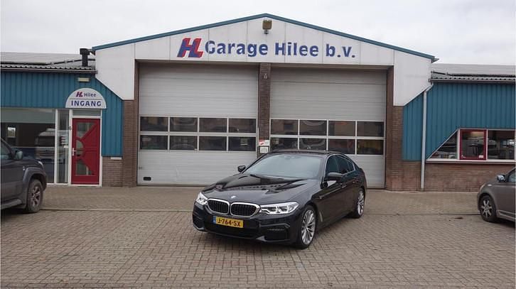 Zwart Occasion 2020 BMW 520 Executive Sedan | € 34.950 (Iets duurder) - Afbeelding 1/4