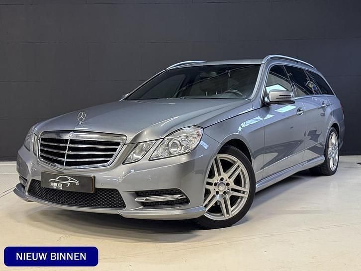 Grijs Gebruikt 2012 Mercedes E200 AMG Stationwagen | € 15.800 (Duur) - Afbeelding 1/4