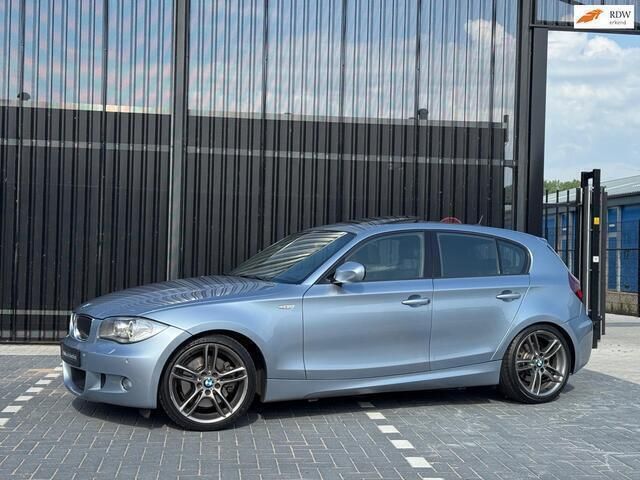 Blauw Gebruikt 2009 BMW 130 Executive Hatchback | € 16.490 - Afbeelding 1/4