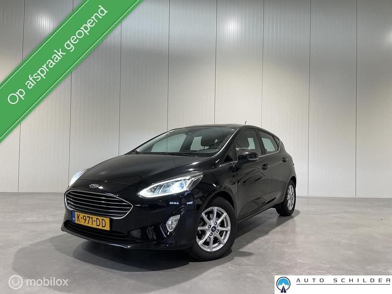 Zwart Gebruikt 2020 Ford Fiesta Titanium Hatchback | € 12.700 (Eerlijke prijs) - Afbeelding 1/3