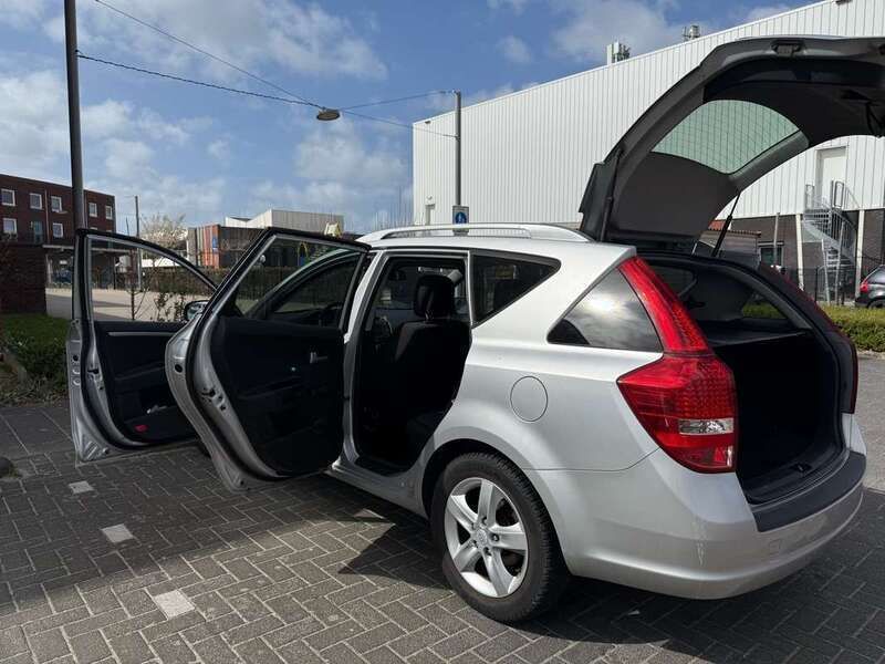 Gebruikt 2010 Kia Ceed Attract Sedan | € 4.500 (Eerlijke prijs) - Afbeelding 1/4