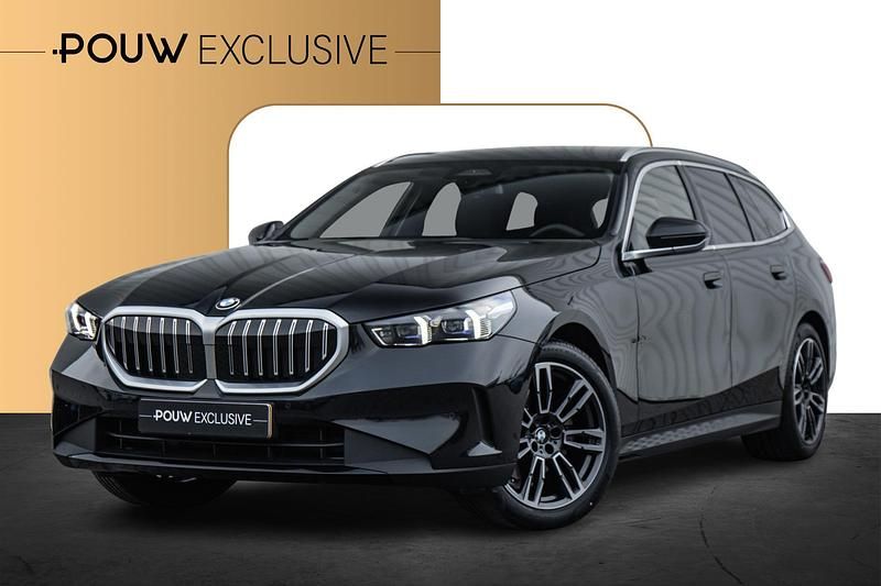 Zwart Occasion 2025 BMW 520 Stationwagen | € 57.950 (Goede deal) - Afbeelding 1/4