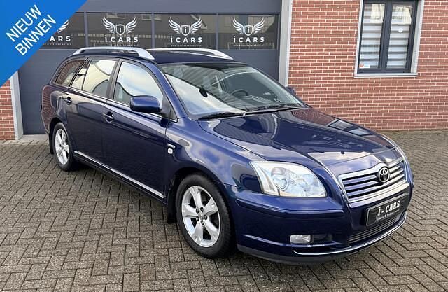 Blauw Occasion 2004 Toyota Avensis Sol Stationwagen | € 3.250 (Eerlijke prijs) - Afbeelding 1/4
