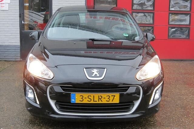 Zwart Occasion 2013 Peugeot 308 Active Hatchback | € 2.899 (Eerlijke prijs) - Afbeelding 1/4