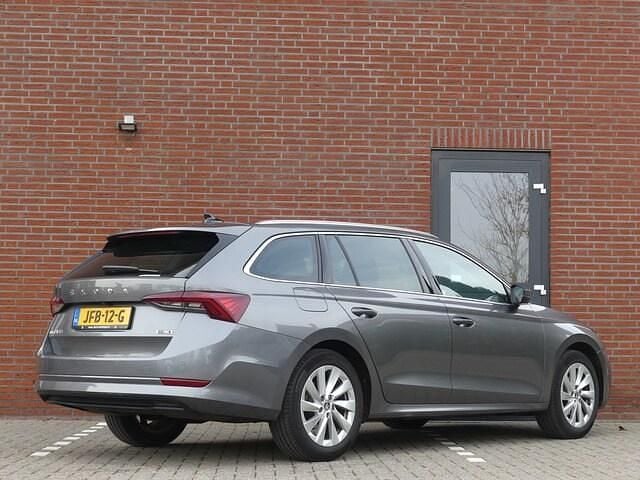 Occasion Skoda Octavia Business Line 111 PK (81 kW) 2024 Grijs Stationwagen