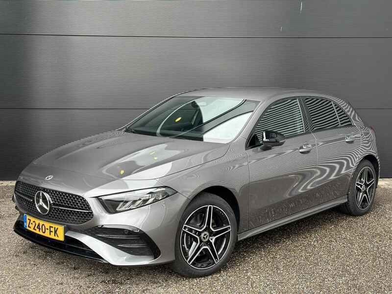 Grijs Gebruikt 2024 Mercedes E250 AMG line Stationwagen | € 37.950 (Eerlijke prijs) - Afbeelding 1/4