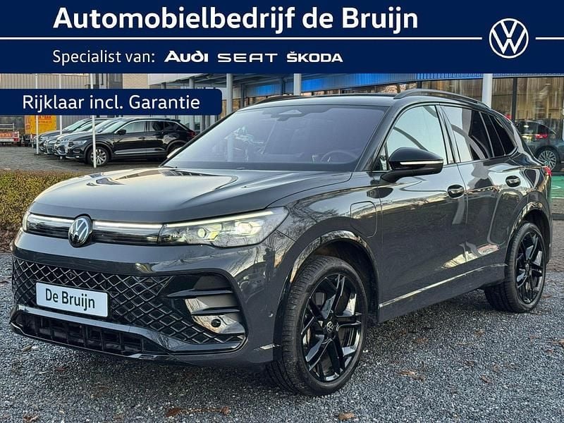 Grijs Gebruikt 2024 VW Tiguan R-line SUV | € 47.850 (Goede deal) - Afbeelding 1/4