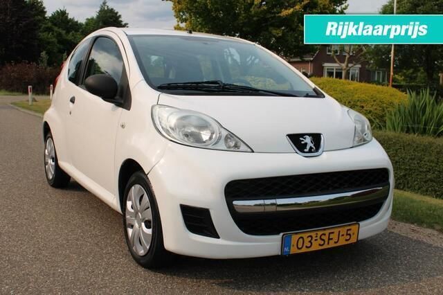 Wit Gebruikt 2011 Peugeot 107 Hatchback | € 3.900 (Iets duurder) - Afbeelding 1/4