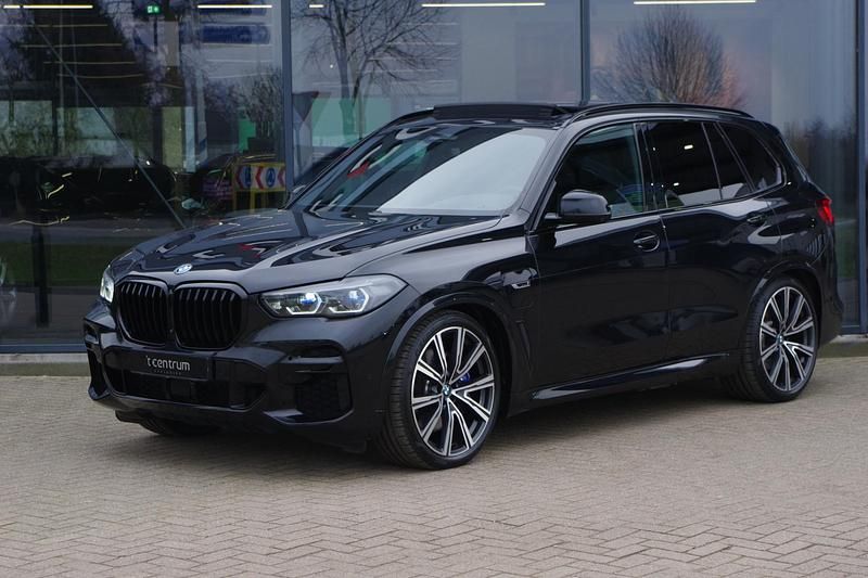 Zwart Occasion 2022 BMW X5 Executive SUV | € 72.950 (Eerlijke prijs) - Afbeelding 1/4
