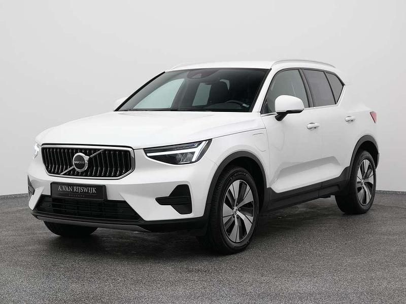 Wit (metallic) Occasion 2022 Volvo XC40 Inscription SUV | € 22.900 (Super prijs) - Afbeelding 1/4