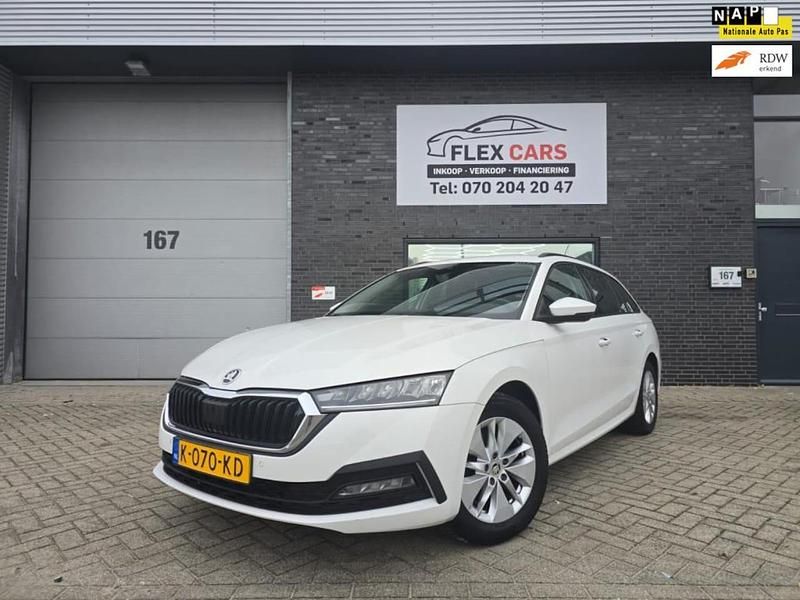 Wit Gebruikt 2021 Skoda Octavia Business Line Stationwagen | € 15.450 (Goede deal) - Afbeelding 1/4