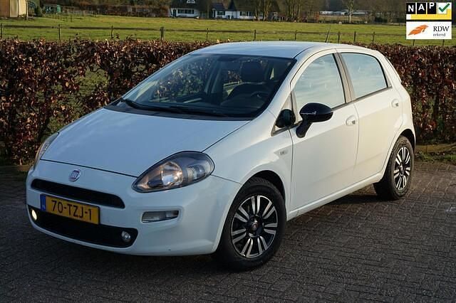 Wit Gebruikt 2012 Fiat Punto Evo Pop Hatchback | € 2.450 (Eerlijke prijs) - Afbeelding 1/4