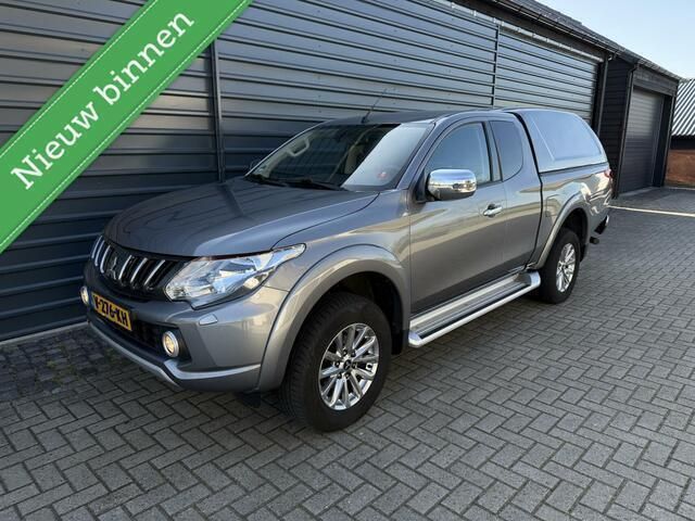 Grijs Gebruikt 2017 Mitsubishi L200 Intense Pickup | € 14.950 - Afbeelding 1/4