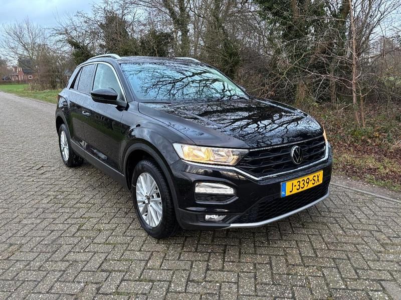 Zwart Gebruikt 2020 VW T-Roc Style SUV | € 19.250 (Eerlijke prijs) - Afbeelding 1/4